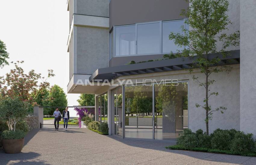 Real Estate with Sea & City Views in Central Alanya 12