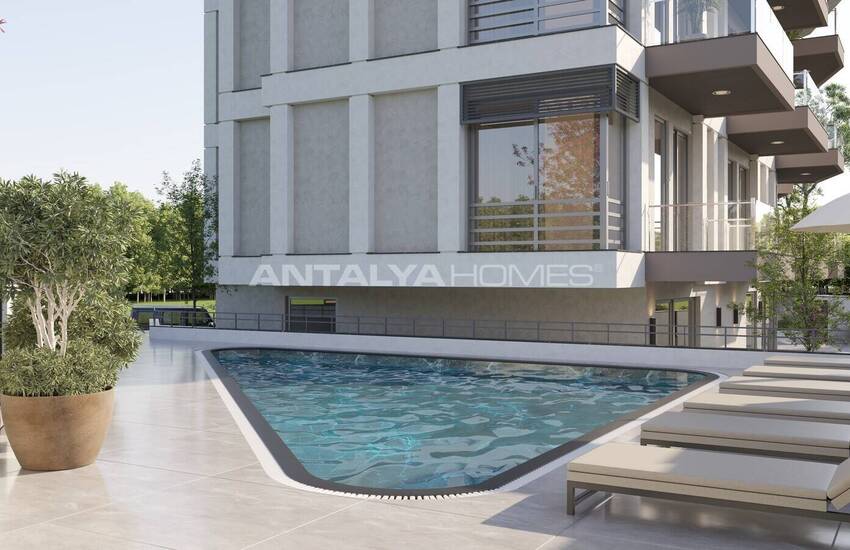 Real Estate with Sea & City Views in Central Alanya 2