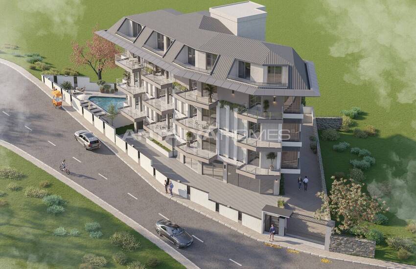 Real Estate with Sea & City Views in Central Alanya 1