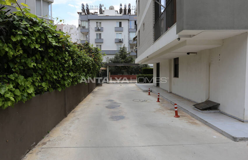 Antalya Muratpaşa'da 12. Cadde Yakınında 2 Yatak Odalı Daire 6