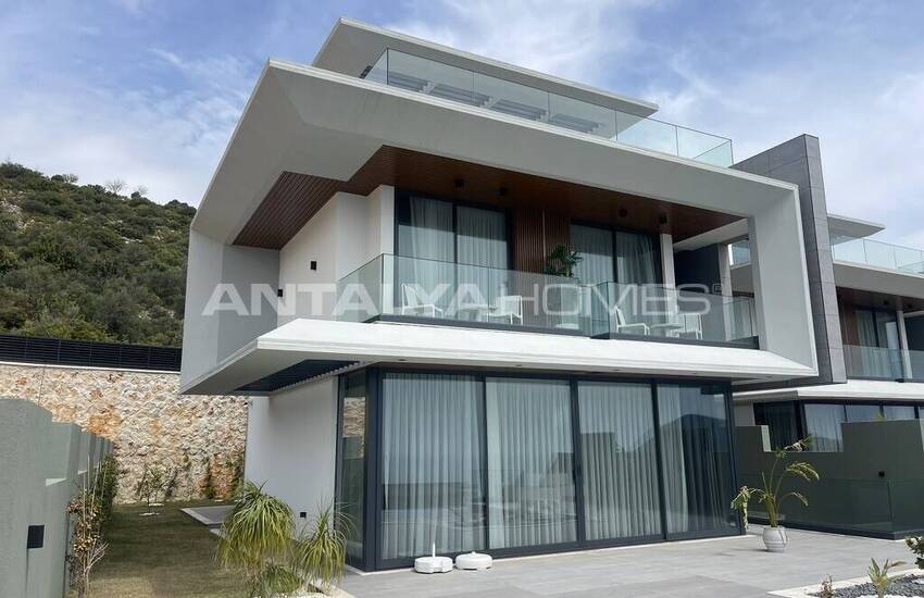 خانه های 4 خوابه تریپلکس با منظره استخر و دریا در کالکان 2