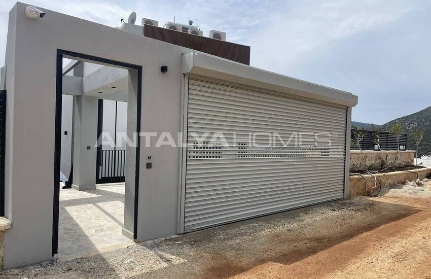 خانه های 4 خوابه تریپلکس با منظره استخر و دریا در کالکان 3