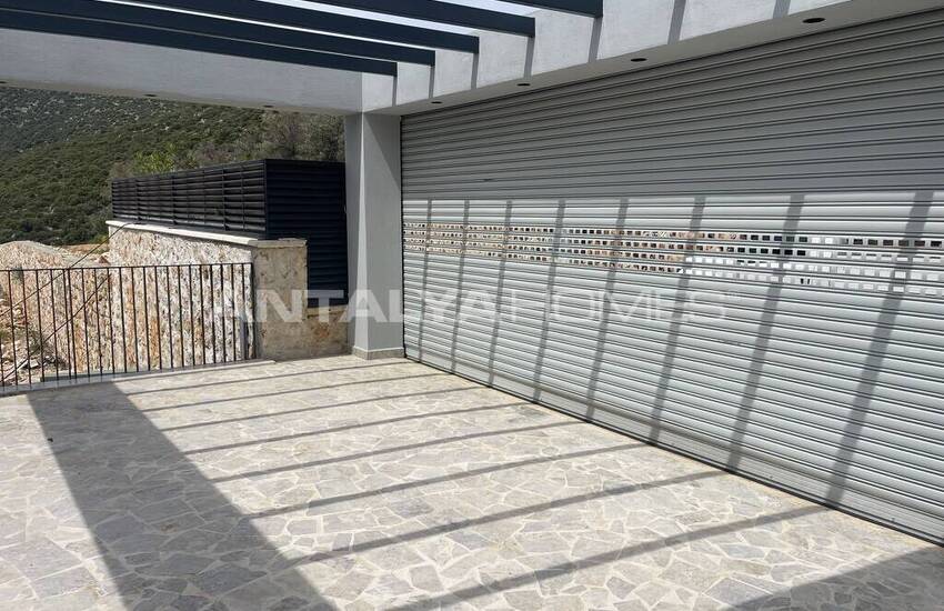 خانه های 4 خوابه تریپلکس با منظره استخر و دریا در کالکان 4