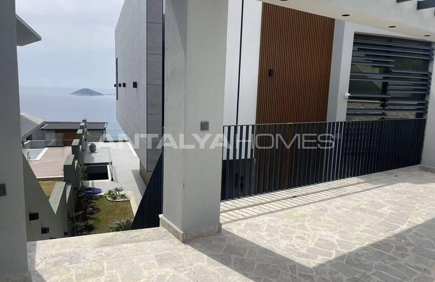 خانه های 4 خوابه تریپلکس با منظره استخر و دریا در کالکان 5