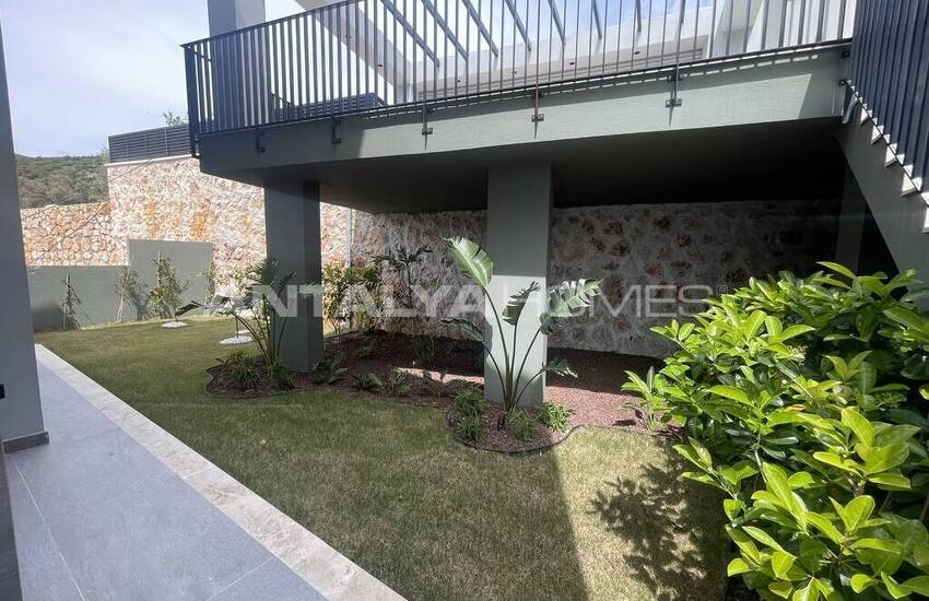 خانه های 4 خوابه تریپلکس با منظره استخر و دریا در کالکان 7