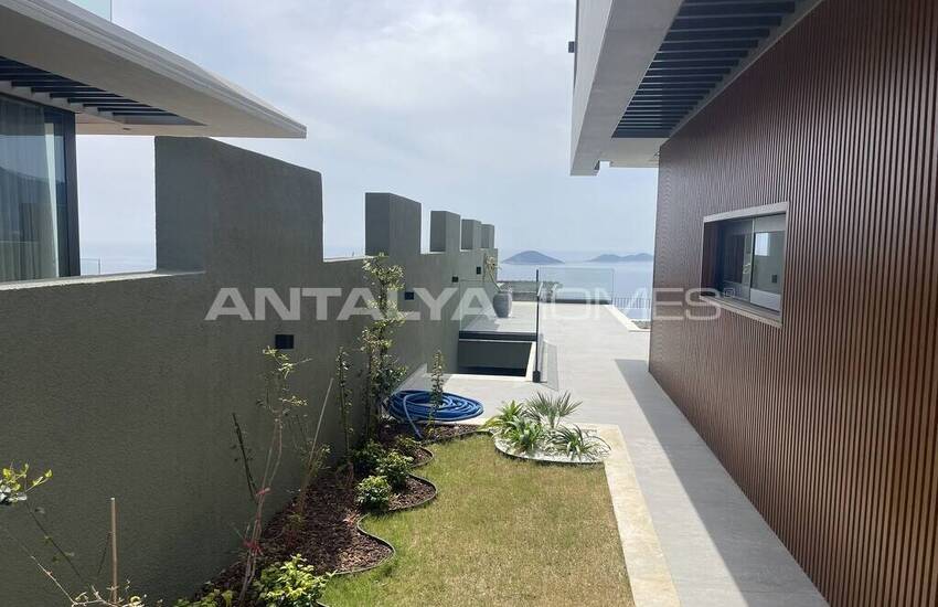 خانه های 4 خوابه تریپلکس با منظره استخر و دریا در کالکان 8