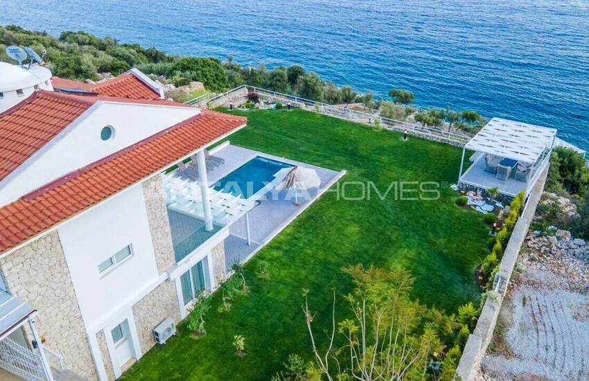 Haus In Erster Meereslinie Mit Privatem Pool In Kalkan, Antalya