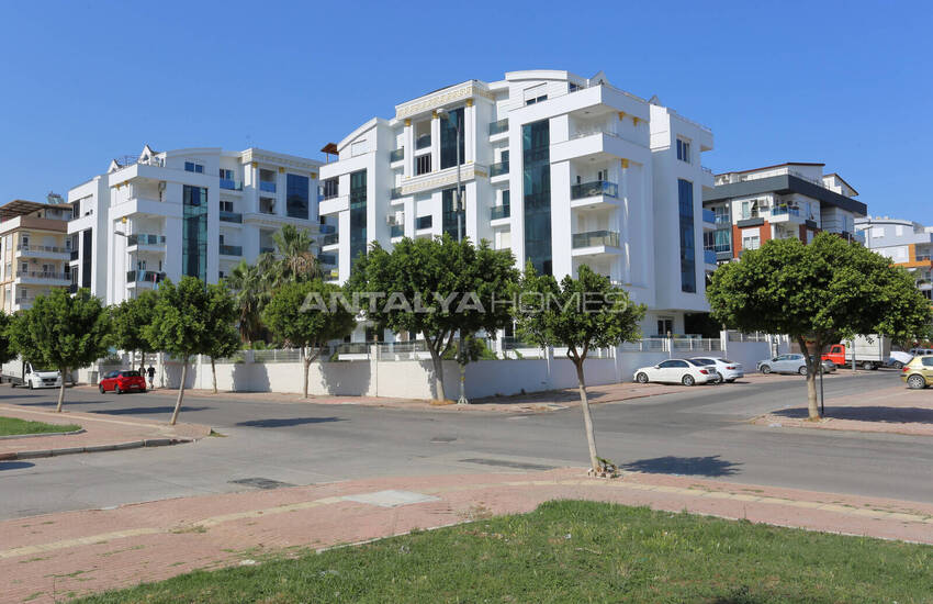 Konyaaltı Hurma'da Açık Otoparklı Site İçinde Satılık Daire 2