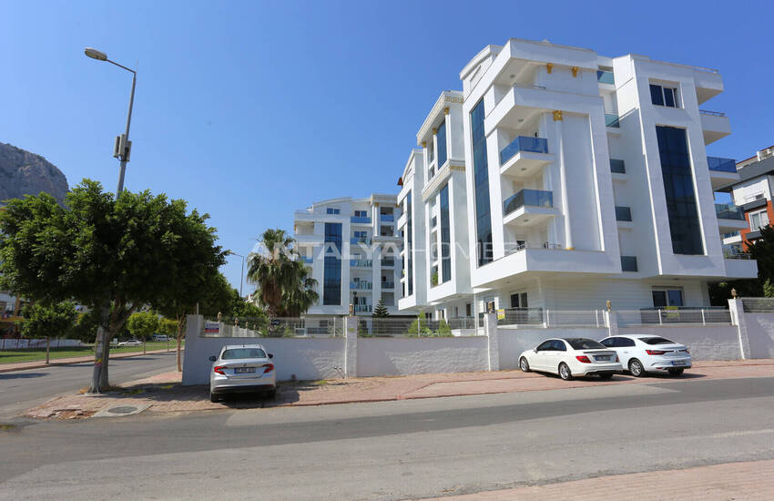 Konyaaltı Hurma'da Açık Otoparklı Site İçinde Satılık Daire 3