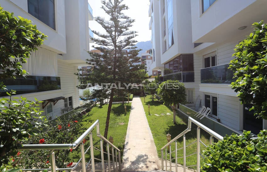 Konyaaltı Hurma'da Açık Otoparklı Site İçinde Satılık Daire 8