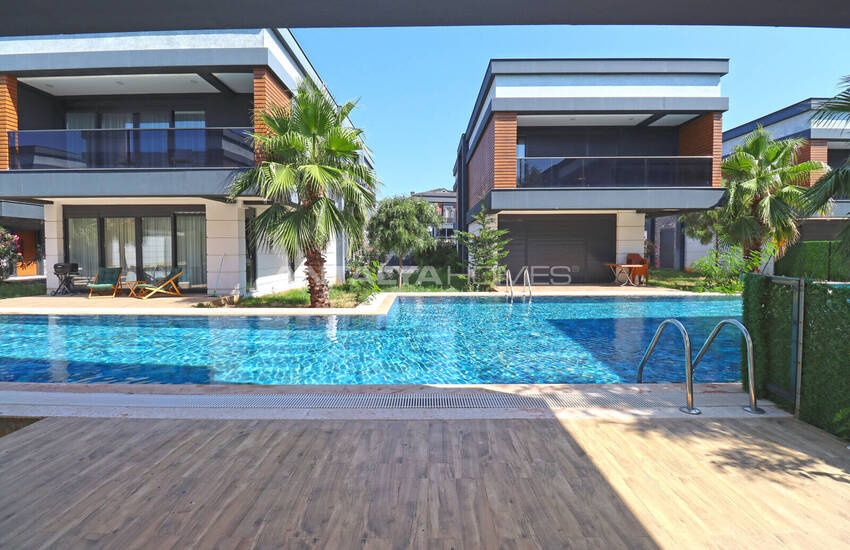 Antalya Döşemealtı'nda Havuzlu Site İçinde 4+1 Villa 3