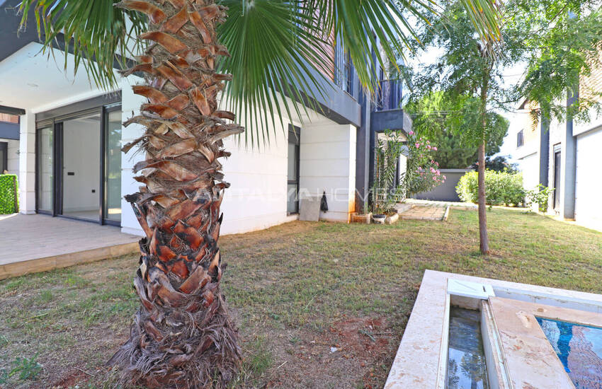 Antalya Döşemealtı'nda Havuzlu Site İçinde 4+1 Villa 5