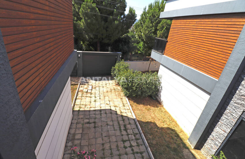 Antalya Döşemealtı'nda Havuzlu Site İçinde 4+1 Villa 9