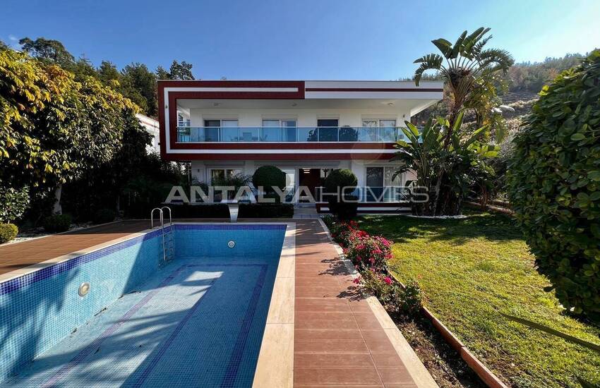 خانه شیک با منظره دریا و شهر در آلانیا 1