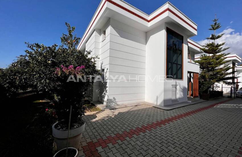 خانه شیک با منظره دریا و شهر در آلانیا 10