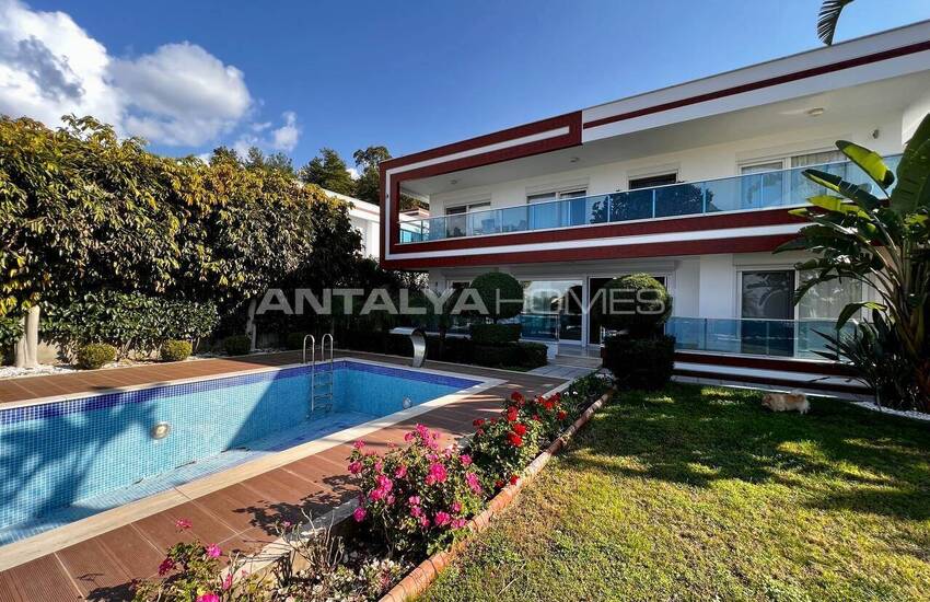 خانه شیک با منظره دریا و شهر در آلانیا 2