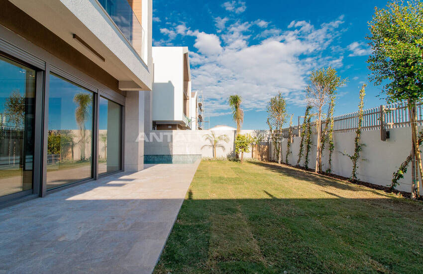 Houses with Private Garden and Pool in Antalya Lara 7
