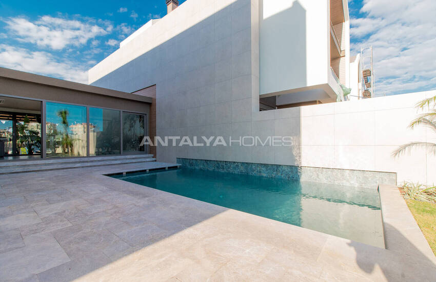 Huizen Met Privétuin En Zwembad In Antalya Lara 1