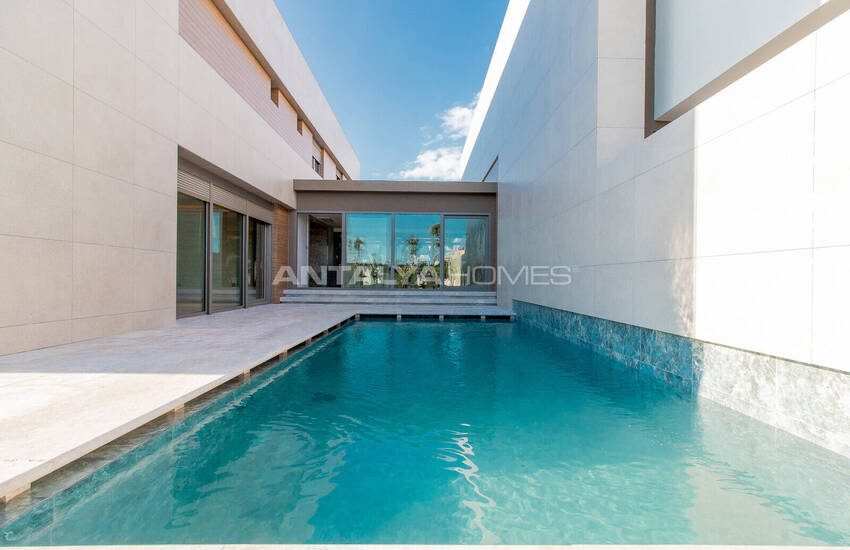 Houses with Private Garden and Pool in Antalya Lara 5