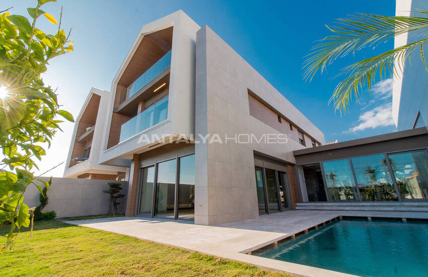 Houses with Private Garden and Pool in Antalya Lara