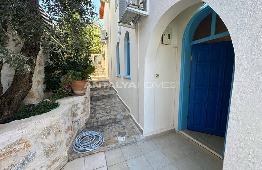 Вилла с видом на море в Калкане с бассейном и частным садом 8