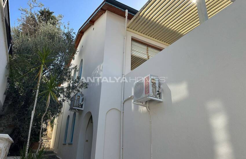 Вилла с видом на море в Калкане с бассейном и частным садом 11