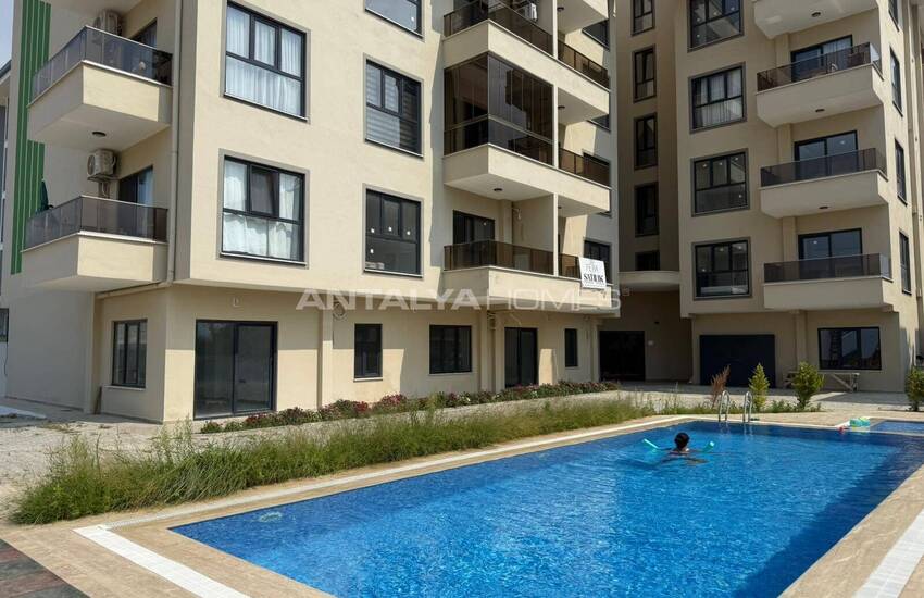 Apartment with Sea View and Social Features in Payallar