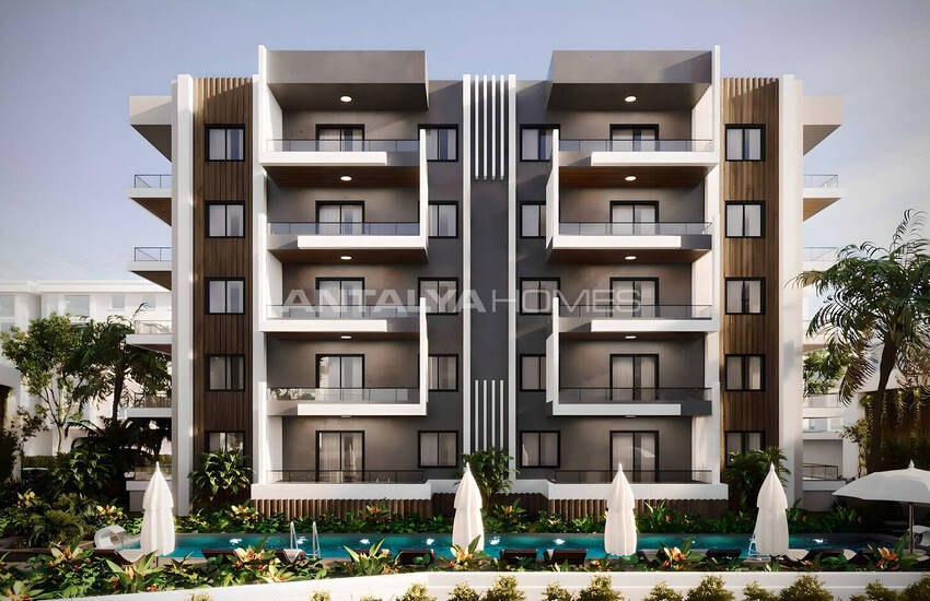 Antalya Aksu Sitesi'nde Havuzlu Daireler