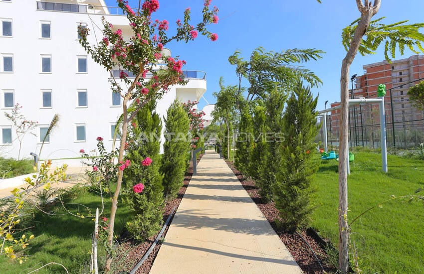Antalya Altıntaş'ta Zengin Olanaklı Sitede Şık Daire 16