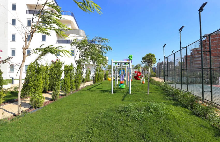 Antalya Altıntaş'ta Zengin Olanaklı Sitede Şık Daire 4