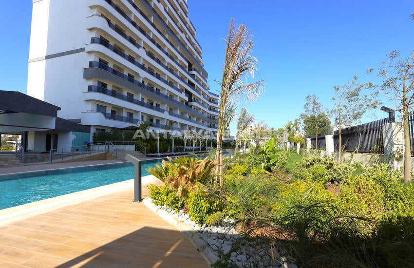 Antalya Altıntaş'ta Zengin Olanaklı Sitede Şık Daire 8