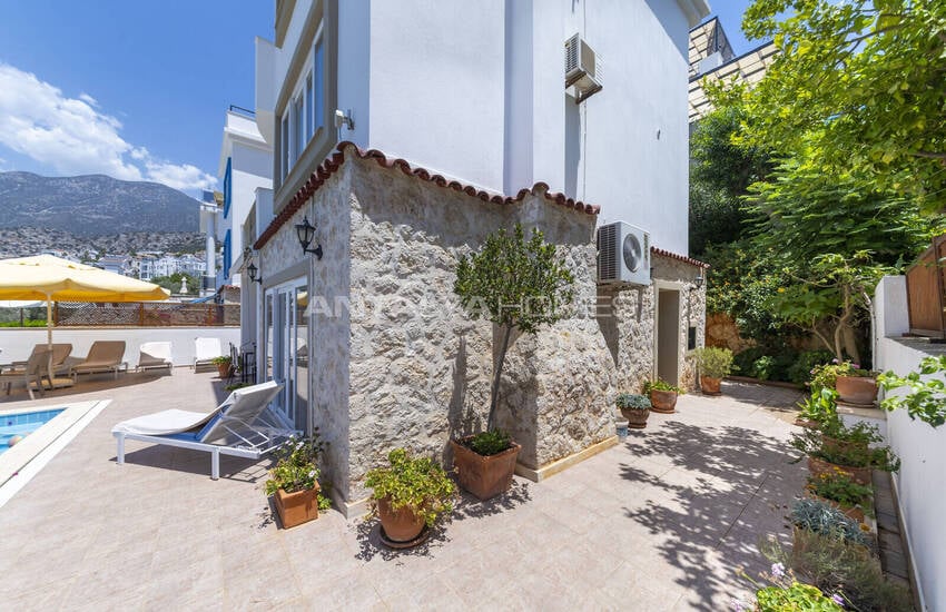 Kaş Kalkan'da Deniz Manzaralı Havuzlu 4+1 Villa 7