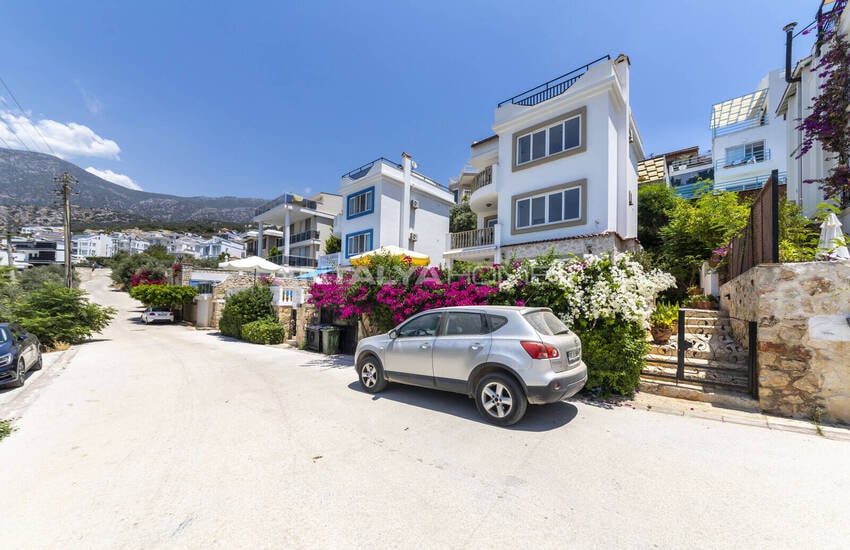 Kaş Kalkan'da Deniz Manzaralı Havuzlu 4+1 Villa 13