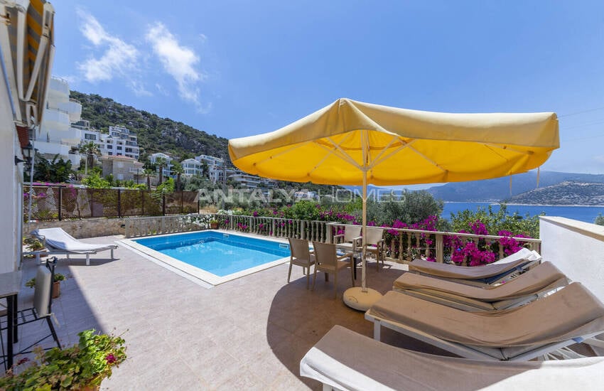 Kaş Kalkan'da Deniz Manzaralı Havuzlu 4+1 Villa 4