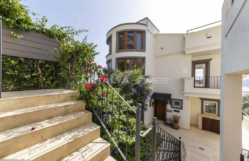 House with Pool Close to Beach in Kalkan 13