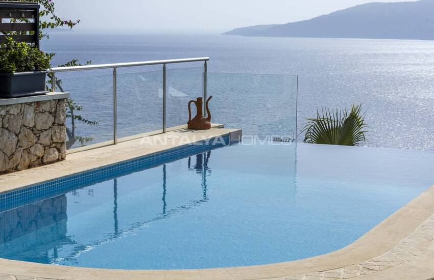 House with Pool Close to Beach in Kalkan 9