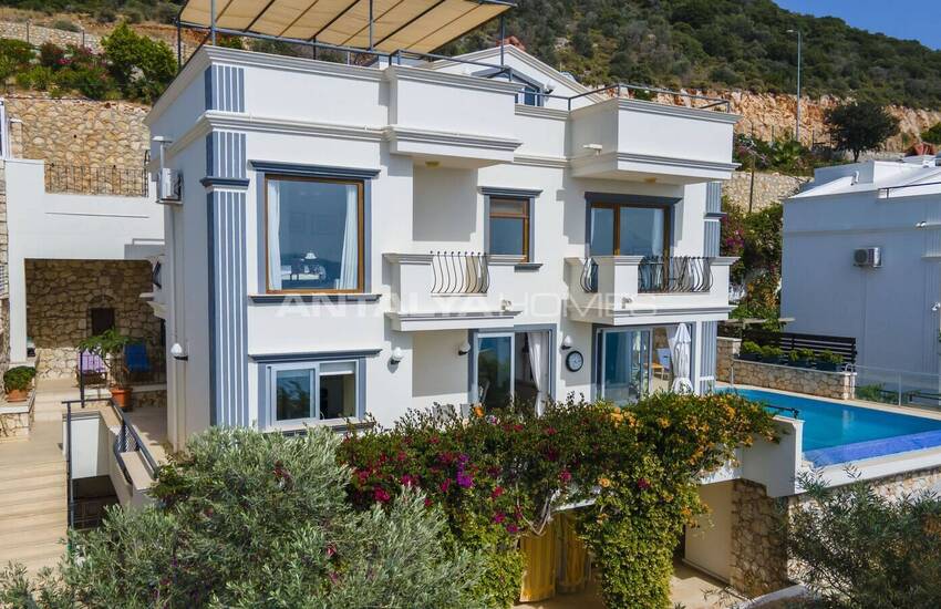 House with Pool Close to Beach in Kalkan 3