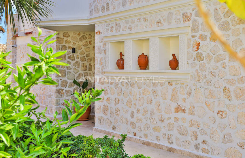 Kaş Kalkan'da Havuzlu ve Deniz Manzaralı Lüks 5+1 Villa 19