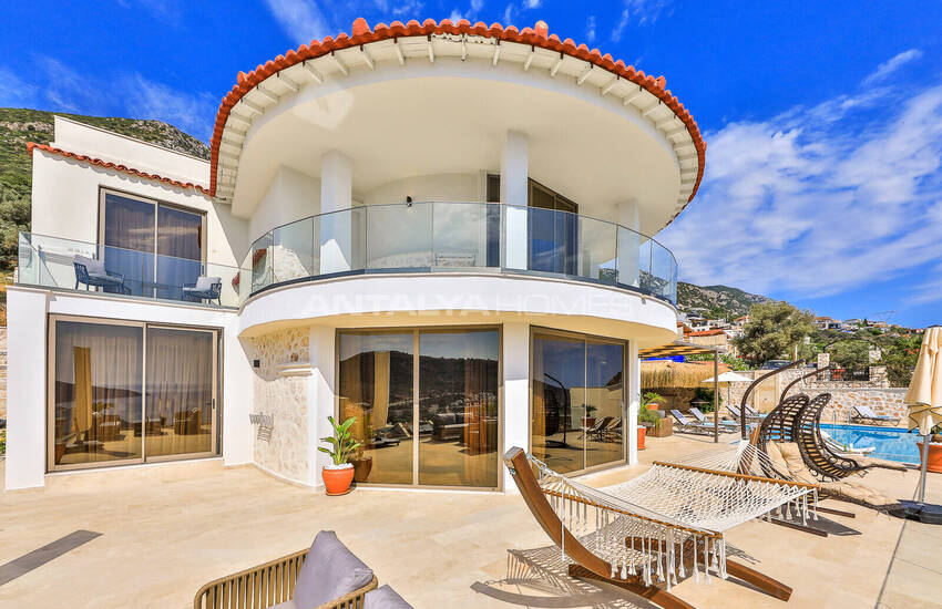 Kaş Kalkan'da Havuzlu ve Deniz Manzaralı Lüks 5+1 Villa 6