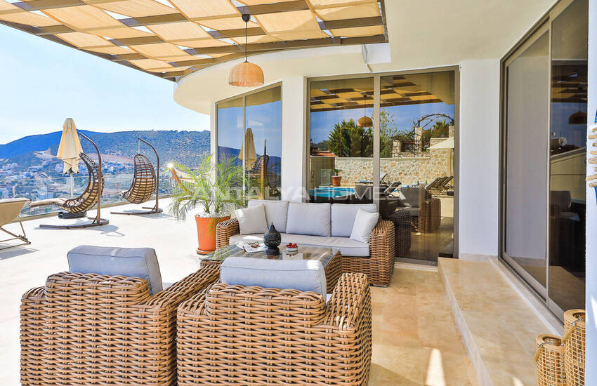 Kaş Kalkan'da Havuzlu ve Deniz Manzaralı Lüks 5+1 Villa 15