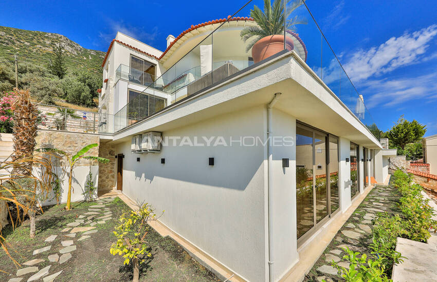 Kaş Kalkan'da Havuzlu ve Deniz Manzaralı Lüks 5+1 Villa 5