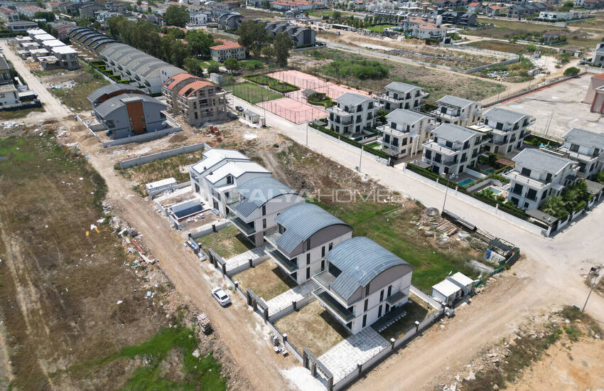 Antalya Belek'te Bahçeli Geniş Müstakil Ev 2