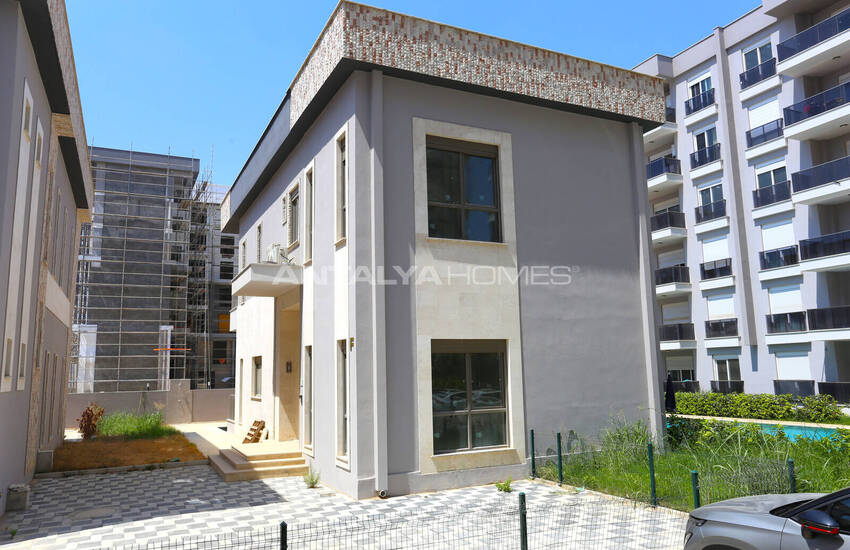 Detached House in an Exclusive Complex in Altıntaş 4
