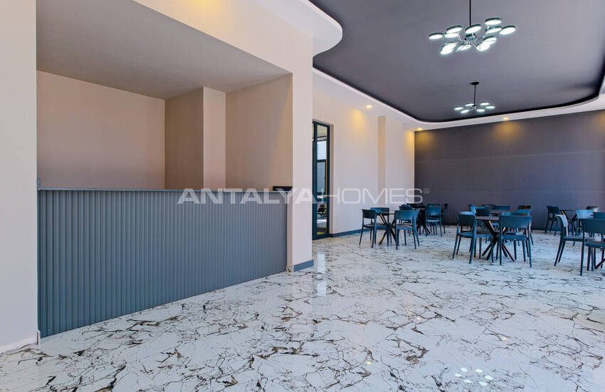 Alanya Merkezinde Havuzlu Sitede Şık Daireler 18