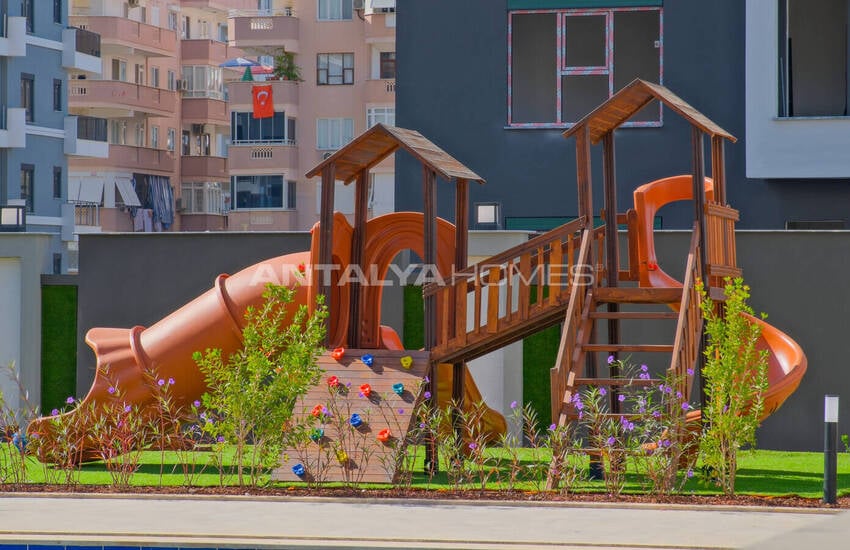 Alanya Merkezinde Havuzlu Sitede Şık Daireler 12