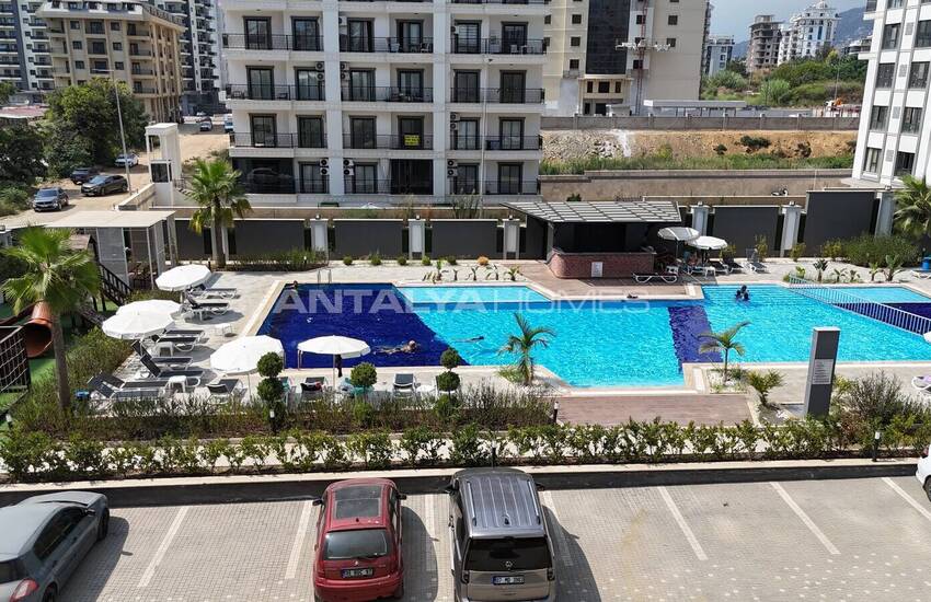 Alanya Merkezinde Havuzlu Sitede Şık Daireler 6
