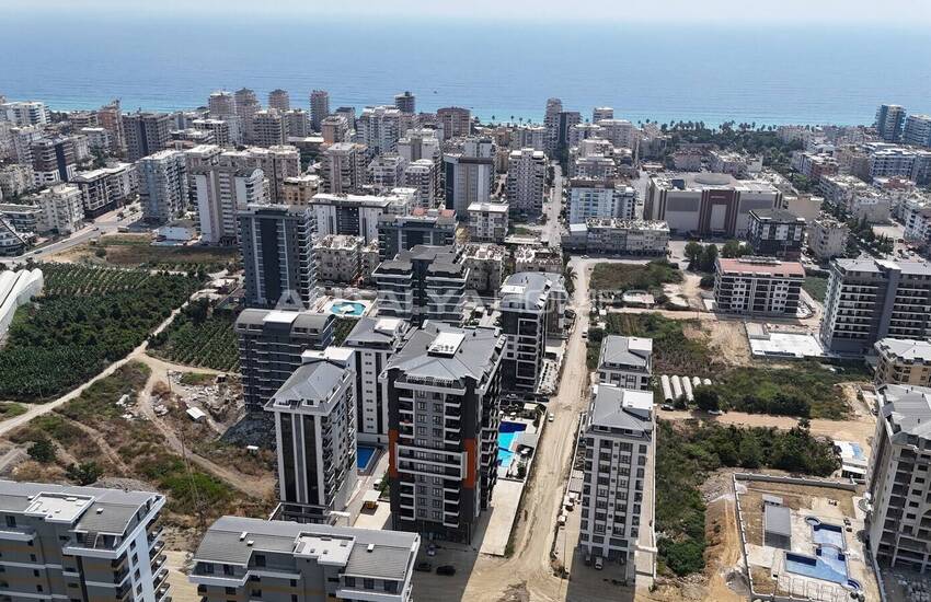 Alanya Merkezinde Havuzlu Sitede Şık Daireler 1