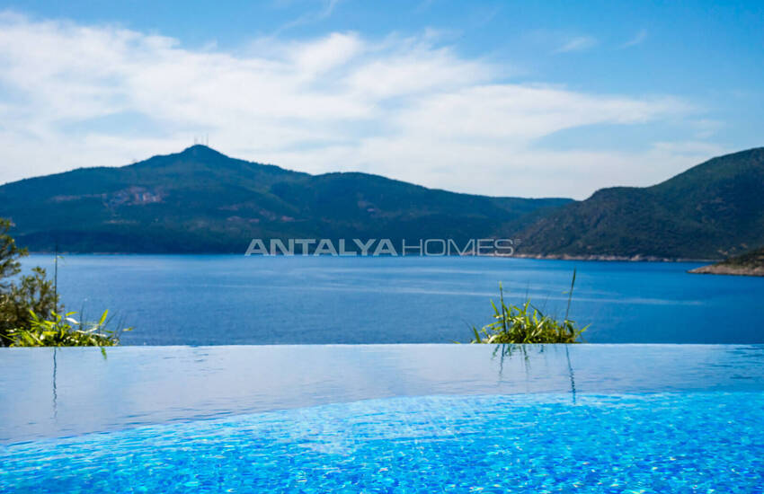 Beachfront House with Beach Access and Pool in Kalkan 14