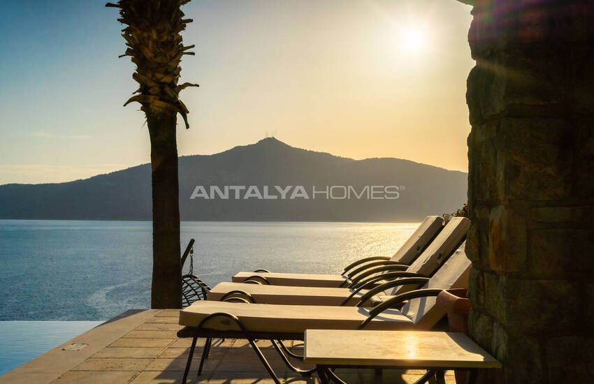Beachfront House with Beach Access and Pool in Kalkan 17