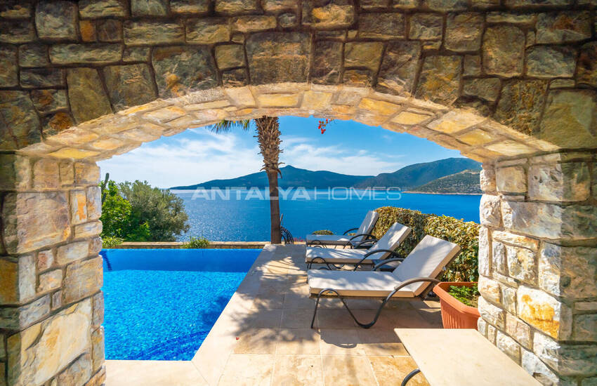 Beachfront House with Beach Access and Pool in Kalkan 22